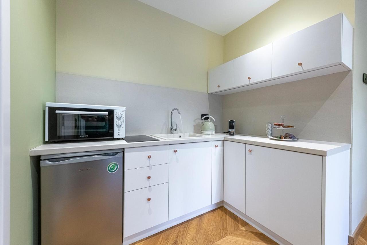 Ipelhome - Plaka Boutique Apartments 아테네 외부 사진