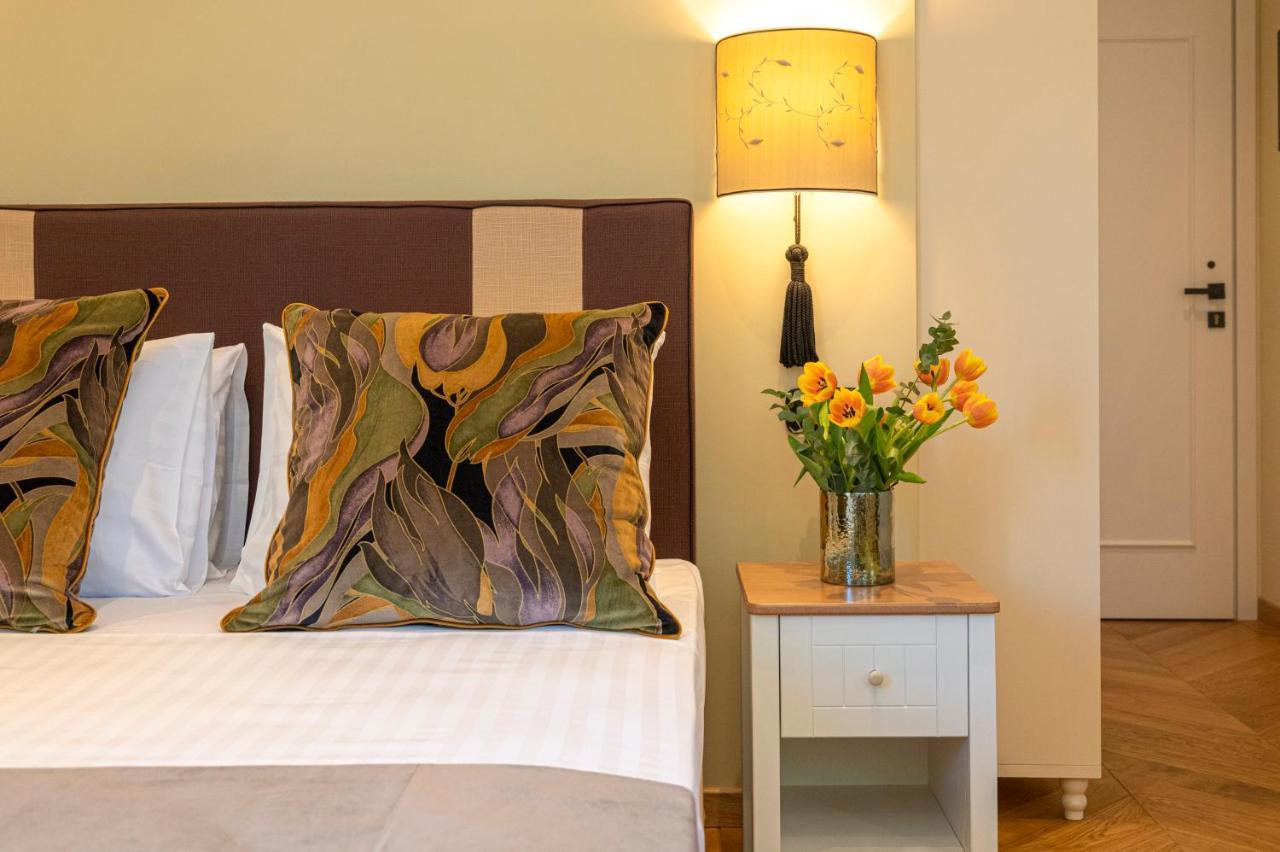 Ipelhome - Plaka Boutique Apartments 아테네 외부 사진