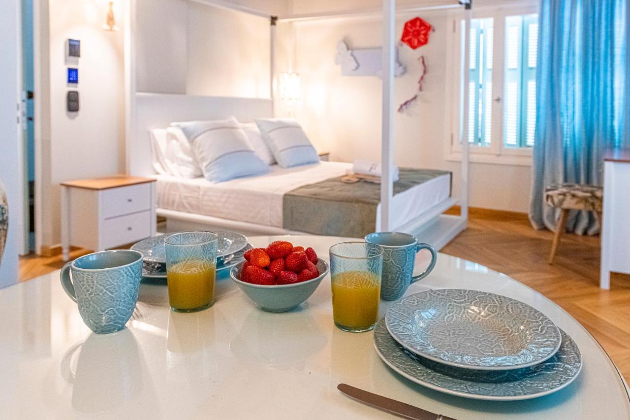 Ipelhome - Plaka Boutique Apartments 아테네 외부 사진