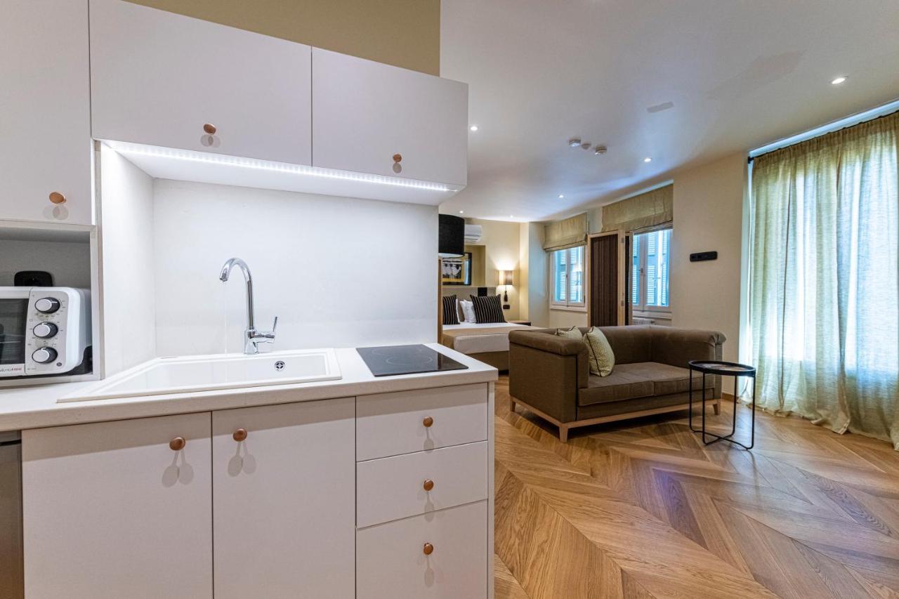 Ipelhome - Plaka Boutique Apartments 아테네 외부 사진