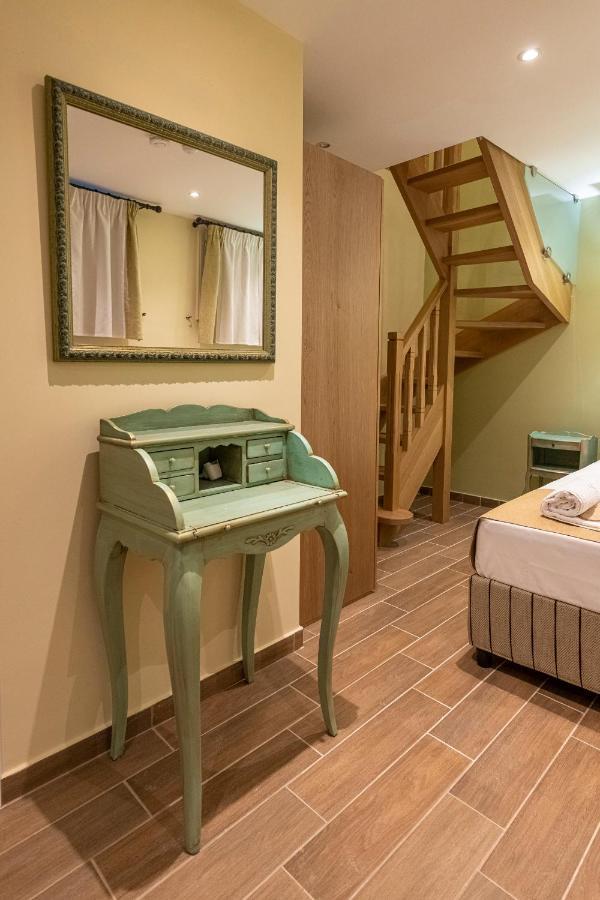 Ipelhome - Plaka Boutique Apartments 아테네 외부 사진